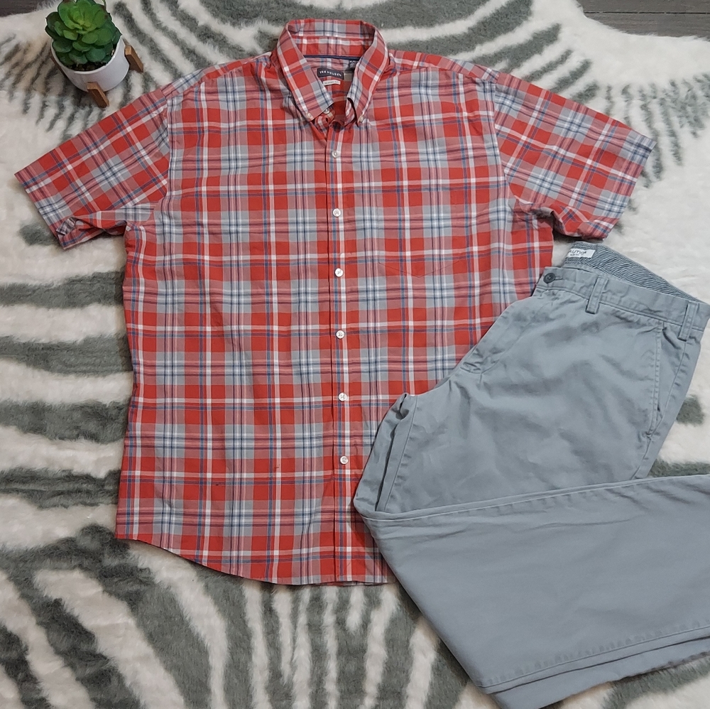 Van Heusen Classic Fit plaid button up Sz 17-17.5